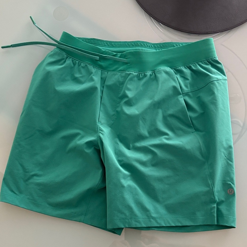 Lululemon Athletica Green Athletic Shorts Lightweight Elastic Waist